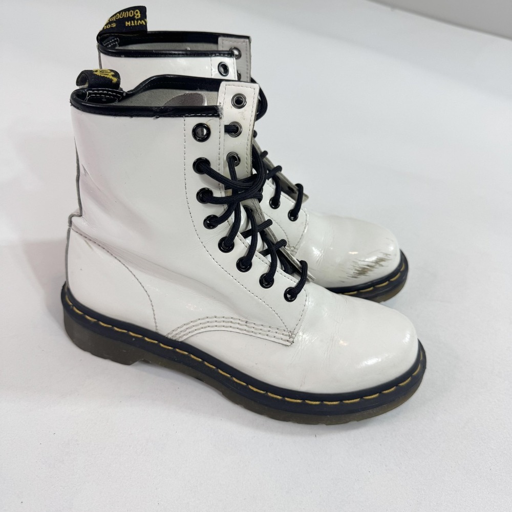Dr.‎ Martens 1460W Boots Womens Size 8 White Patent Leather Combat Ankle Laceup